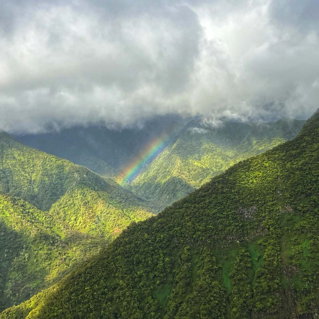 blue hawaiian helicopters maui west maui molokai adventure maui mountain rainbow