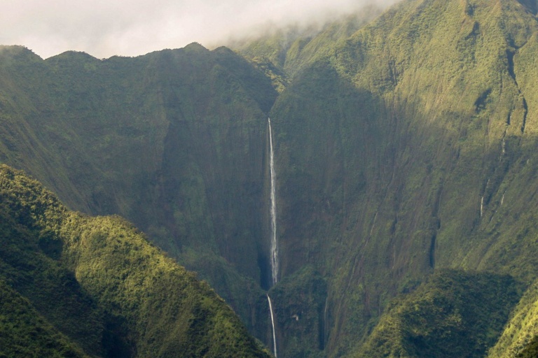 blue hawaiian helicopters maui west maui molokai adventure maui tallest waterfall
