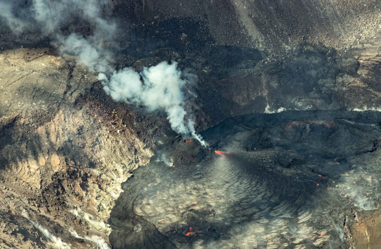 Helicopter Kilauea Volcano West Vent Lava Big Island