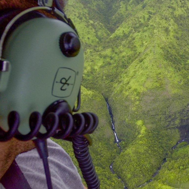 maunaloahelicoptertours kauai in the air