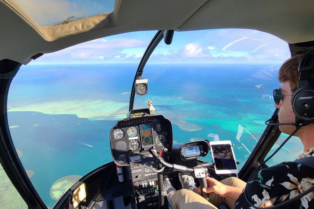 maunaloahelicoptertours oahu aerial photo tour kaneohe bay on helicopter 