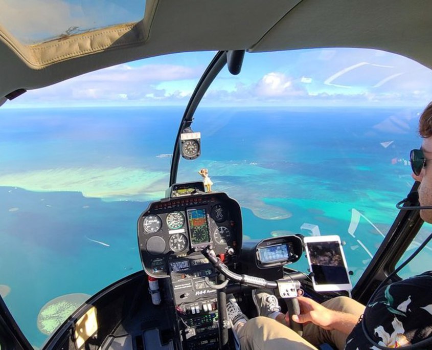 maunaloahelicoptertours oahu aerial photo tour kaneohe bay on helicopter
