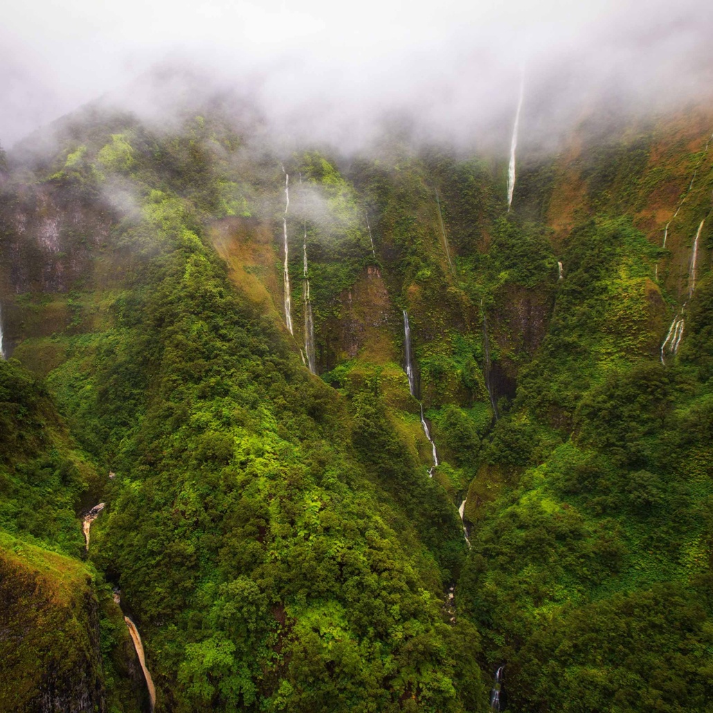paradisecopters valleys and waterfalls from turtle bay honokane nui valley waterfall