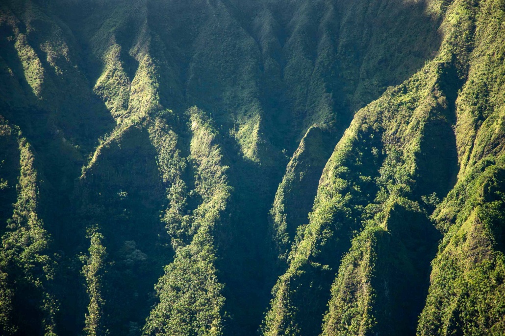 paradisecopters valleys and waterfalls from turtle bay koolau range mountains ridges