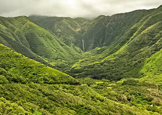 Air Maui Molokai Halawa Valley slider