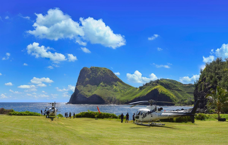 Air Maui west maui molokai with oceanfront landing atKahakuloa