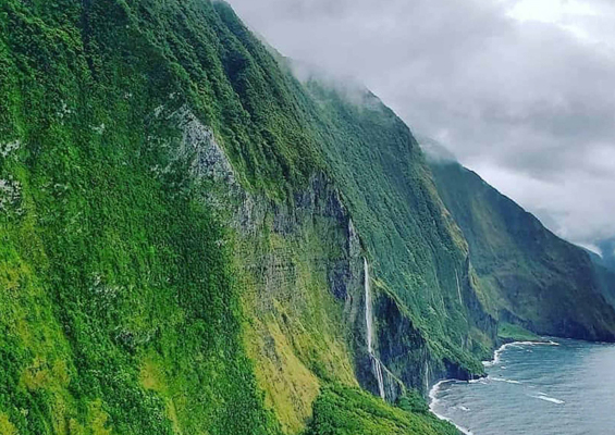 airmaui complete island helicopter tour beautiful mountain slider