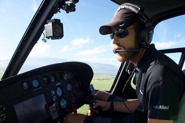 airmaui complete island helicopter tour experience pilot