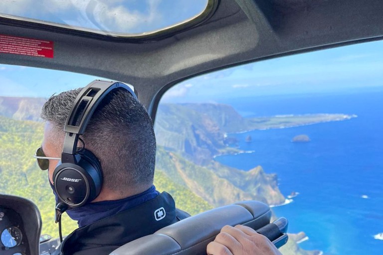 airmaui complete island helicopter tour local pilot