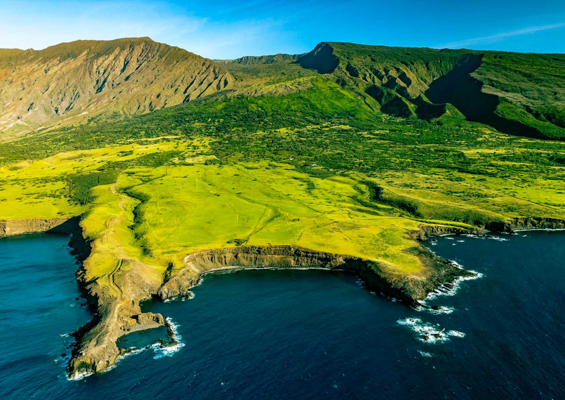 airmaui molokai helicopter tour the west maui mountain  maui