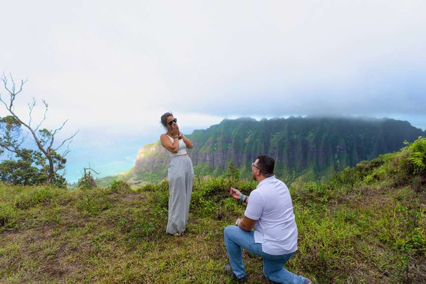 landing in a beautiful place and get a memorable proposal oahu rainbow helicopters