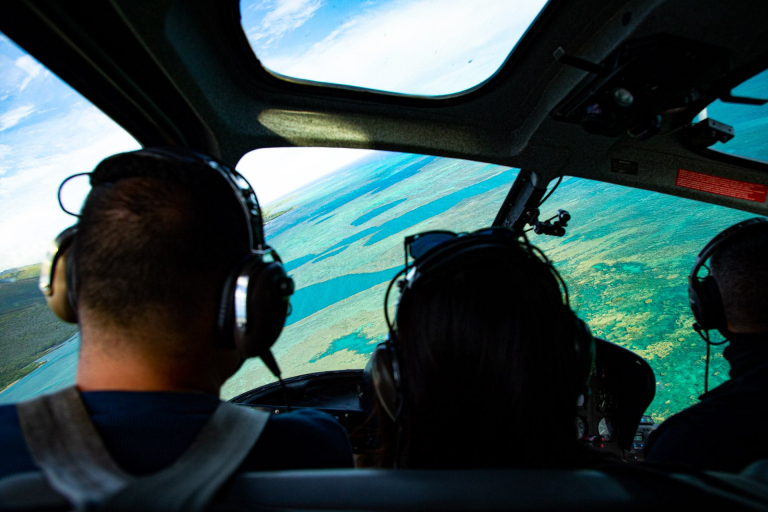 spectacular pictures of the fabulous coastline of maui in a helicopter tour