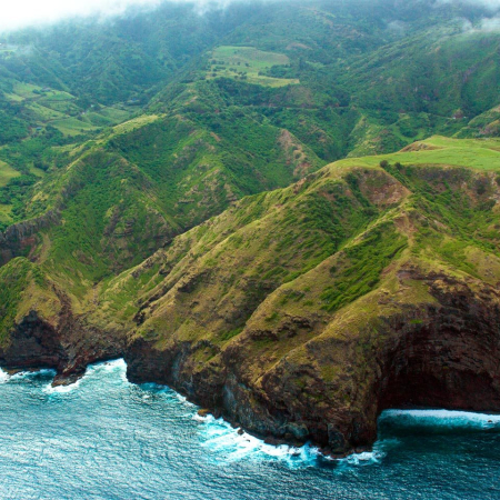 the stunning views of Mauis coastline hawaii