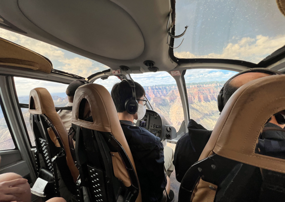 maverickhelicopter grand canyon discovery slide pilot seating